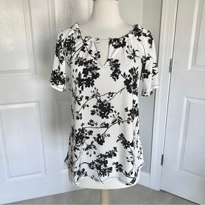 Worthington Short Sleeve Keyhole Blouse